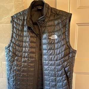 Men’s black vest size M